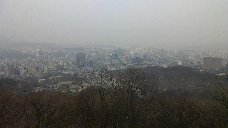 2014-03-11-Seoul-from-the-North-mountain.md_14030043.jpg