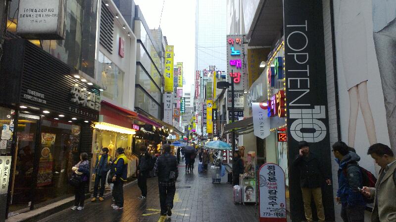 2014-03-12-Shopping-street-in-the-center.md_14030053.jpg