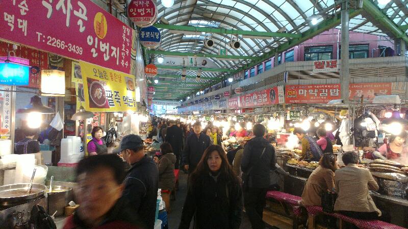 2014-03-13-Food-market-in-the-center-of-Seoul.md_14030058.jpg