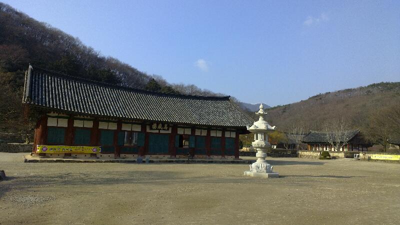 2014-03-14-Retreat-in-a-temple-in-the-mountains.md_14030060.jpg