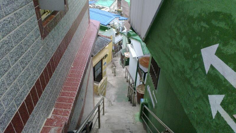 2014-03-17-Tiny-alleys-in-Gaemchong-Don-village.md_14030067.jpg