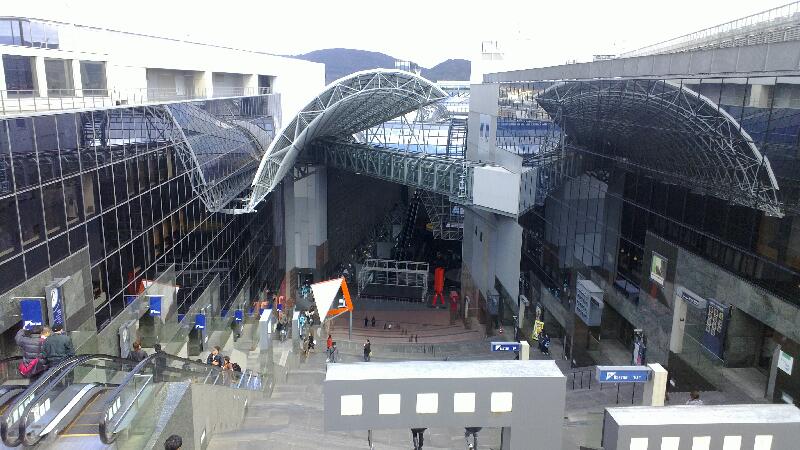 2014-03-22-Kyoto-train-station-from-its-garden-rooftop.md_14030094.jpg